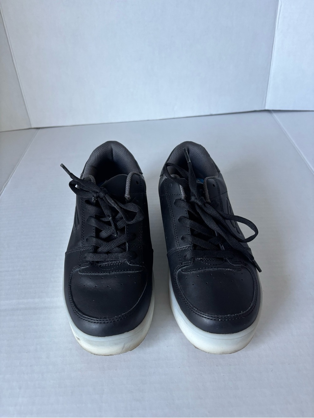 Skechers LED Light Up Black. Sneakers with White Sole. Size 4 kids